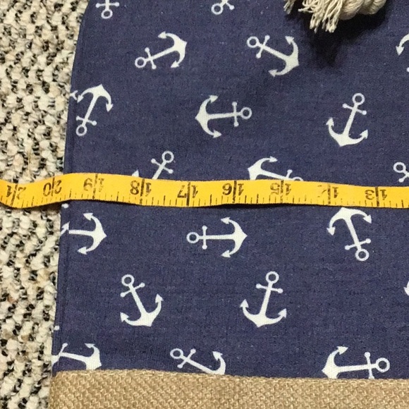 🆕Large off white w/ navy anchors tote - Picture 6 of 8